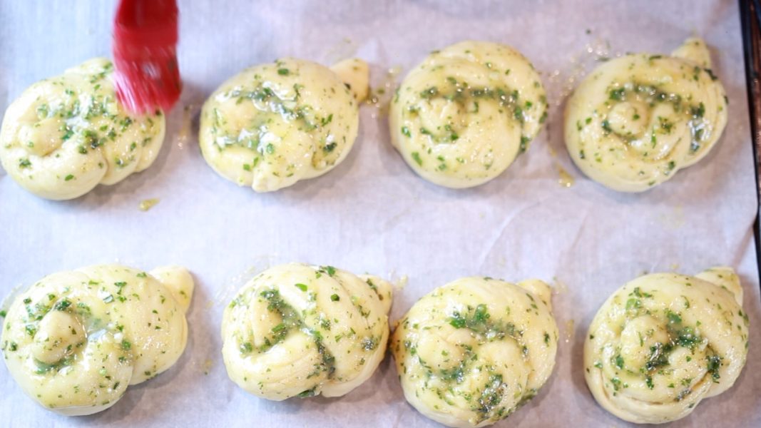 Vegan Parmesan Garlic Knots