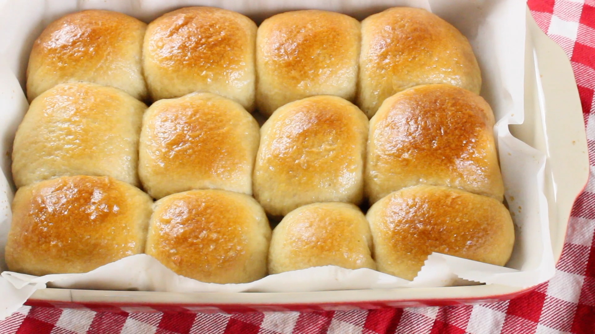 Vegan Dinner Rolls